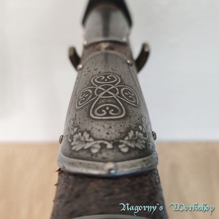 VIP подарунок бойовий чекан з сталі T72