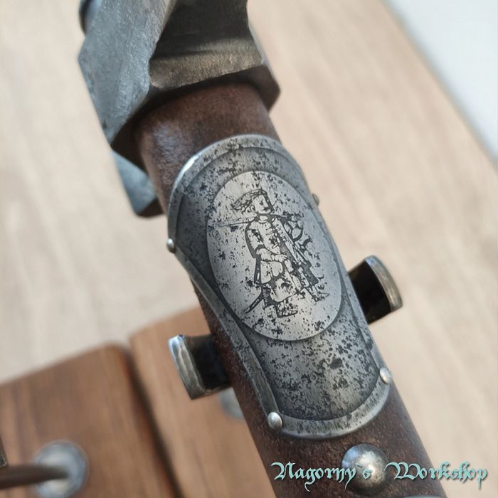 VIP подарунок бойовий чекан з сталі T72