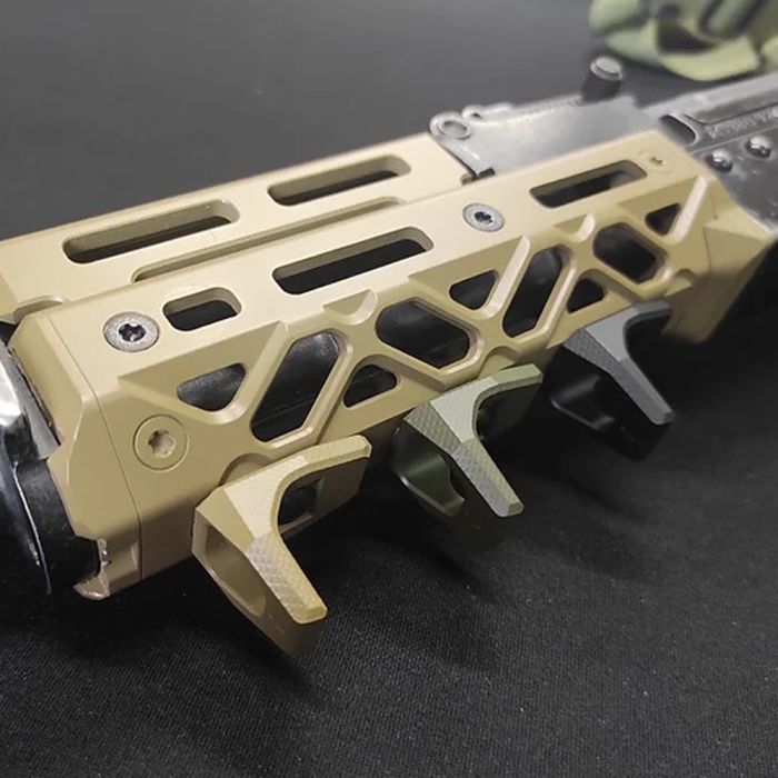 Крук Упор для пальця із кріпленням M-Lok CERAKOTE Coyote Tan