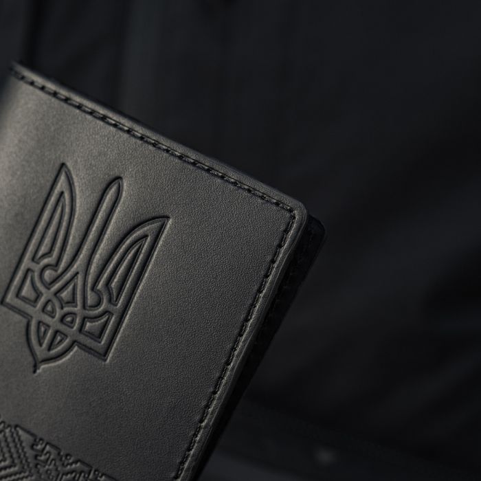 M-Tac обкладинка на паспорт України з орнаментом